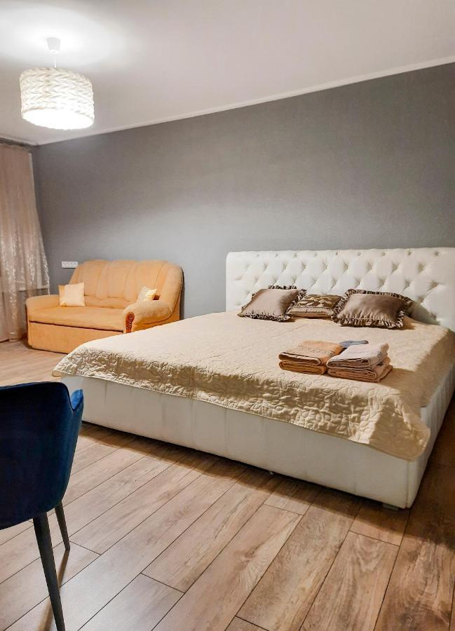 1-Room Apartment In The Center, 5 Minutes To Deribasovskaya Odessa Exterior foto